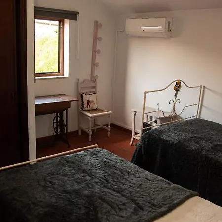 Casa Senhor Da Ponte * مونديم دي باستو